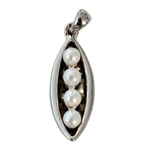 Sterling Silver 925 Four Genuine Pearls Peas in Pod Pendant L52
